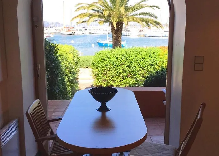 Maison Sur Le Port De ヴィラ *