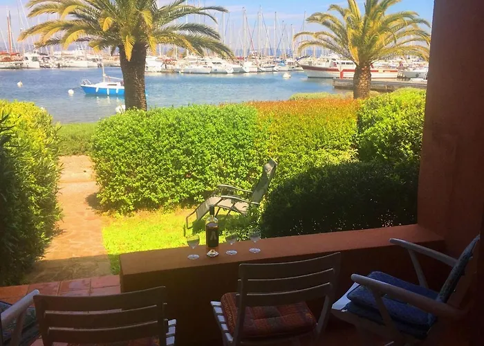 Maison Sur Le Port De ヴィラ